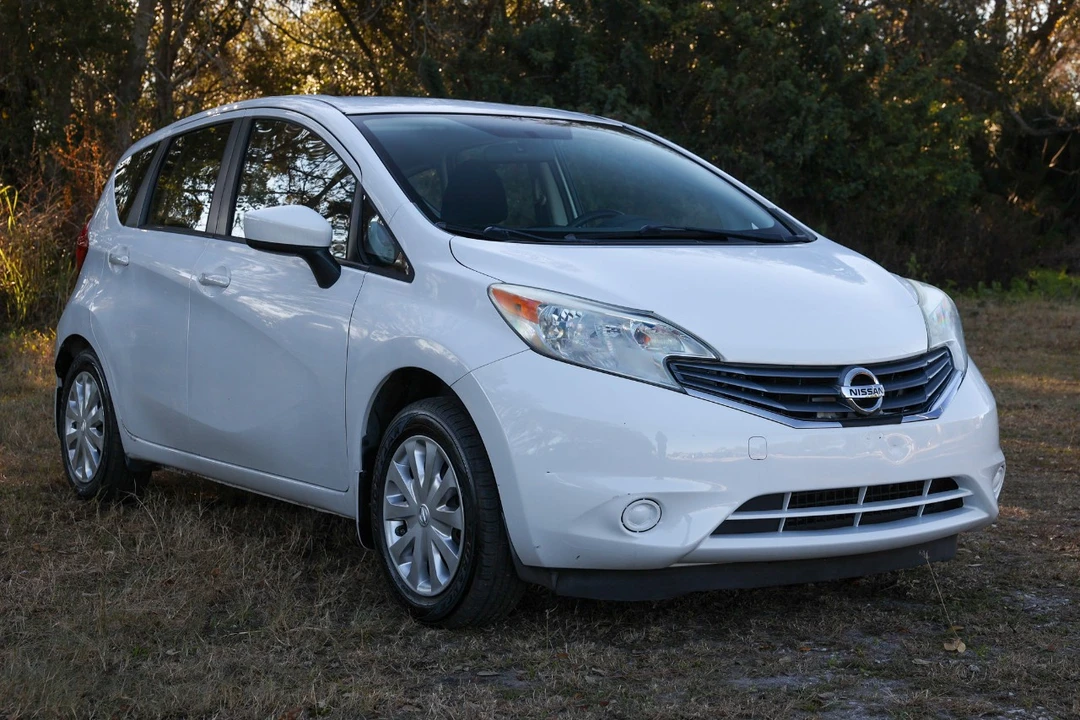 2015 Nissan Versa - Image 15 of 21