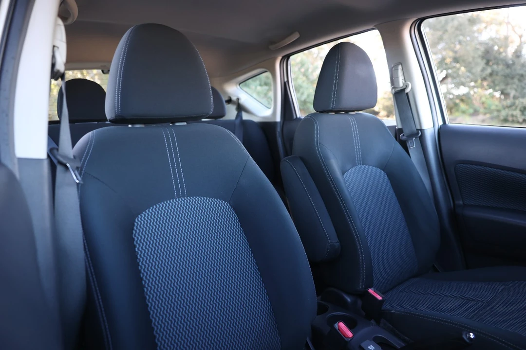 2015 Nissan Versa - Image 18 of 21