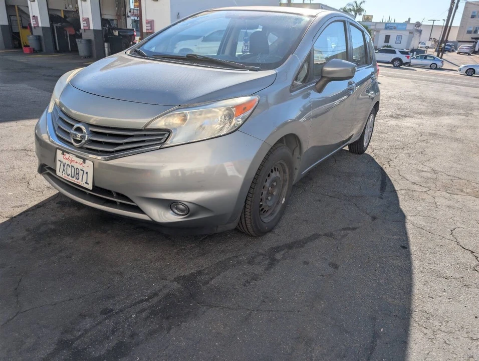 2015 Nissan Versa - Image 2 of 10