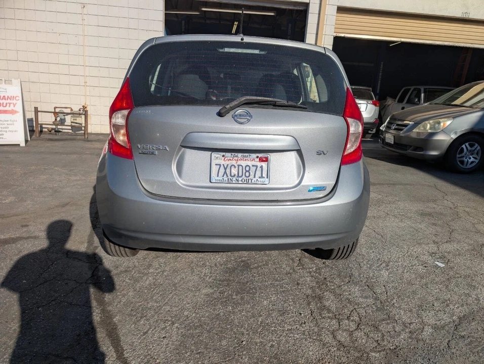 2015 Nissan Versa - Image 5 of 10