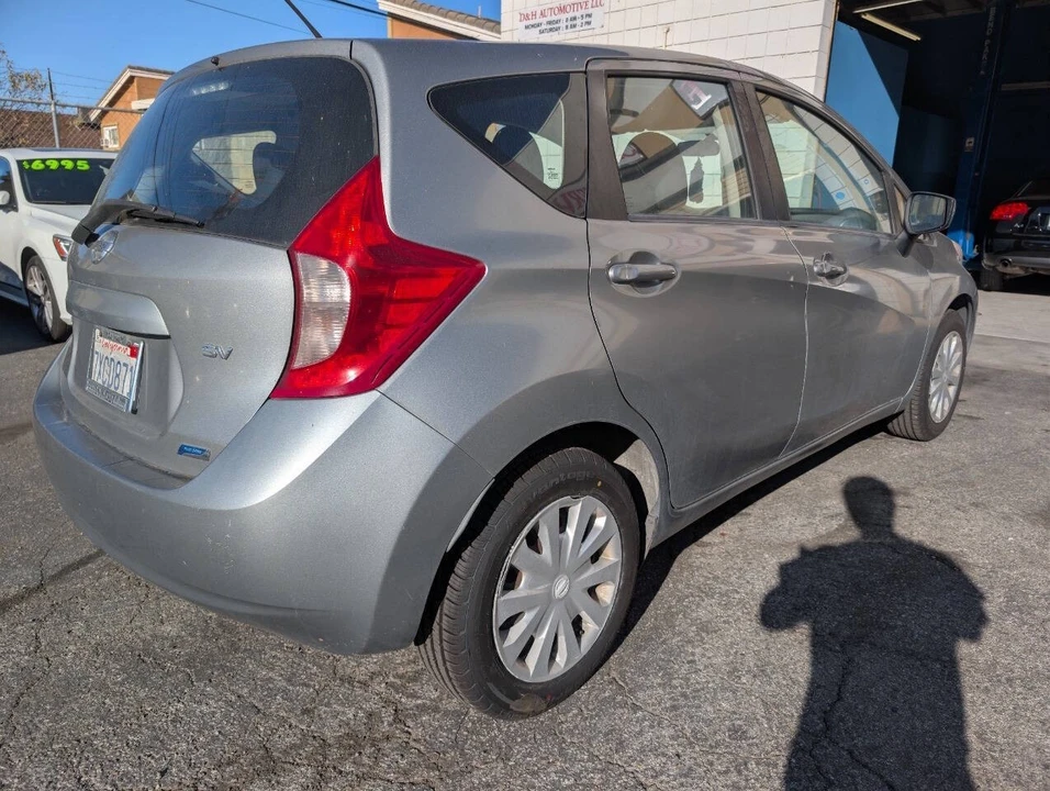 2015 Nissan Versa - Image 6 of 10