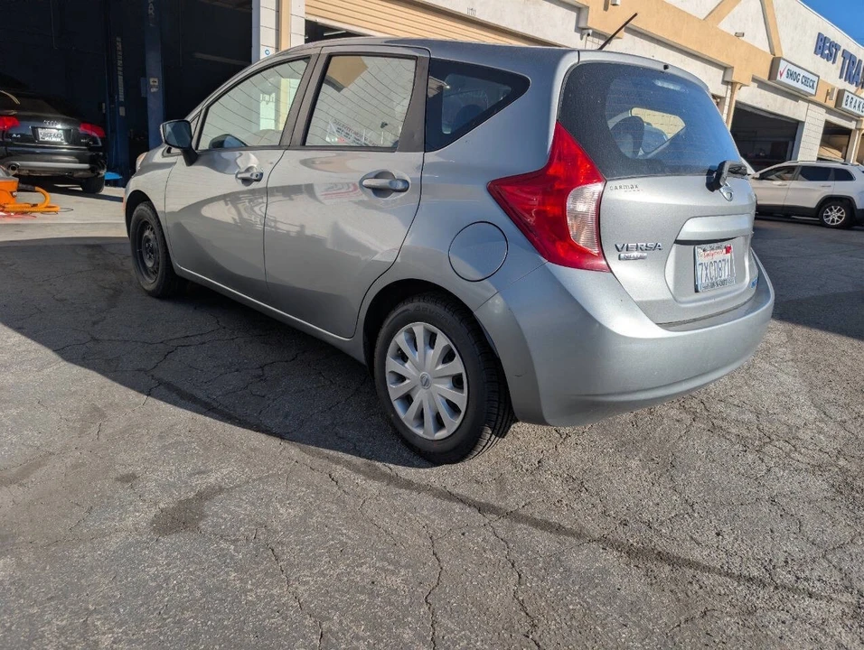 2015 Nissan Versa - Image 4 of 10