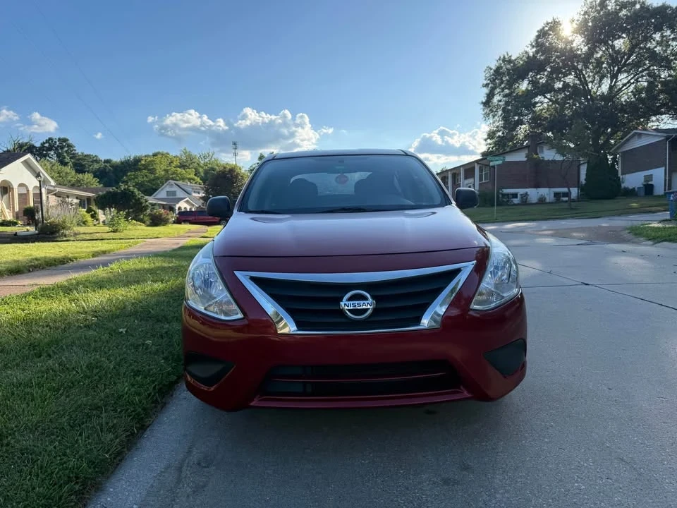 2015 Nissan Versa - Image 5 of 8