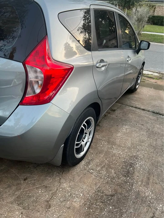 2015 Nissan Versa - Image 7 of 12