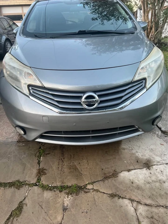 2015 Nissan Versa - Image 11 of 12