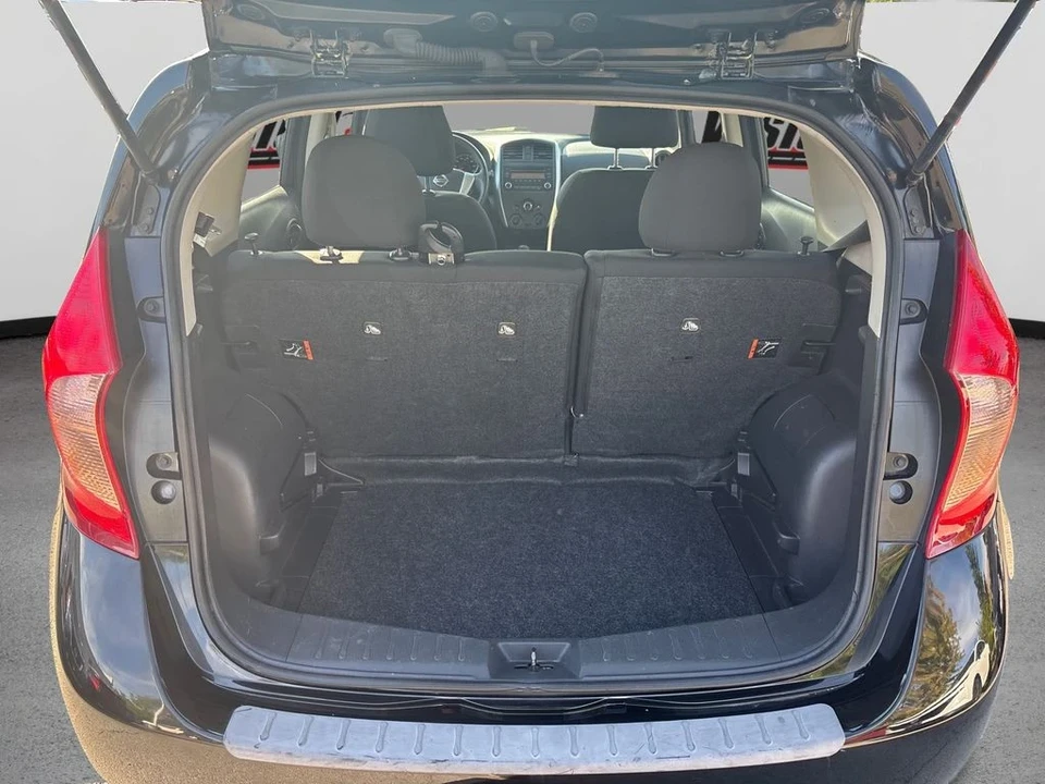 2015 Nissan Versa - Image 11 of 12
