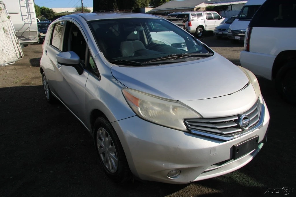 2015 Nissan Versa - Image 8 of 21