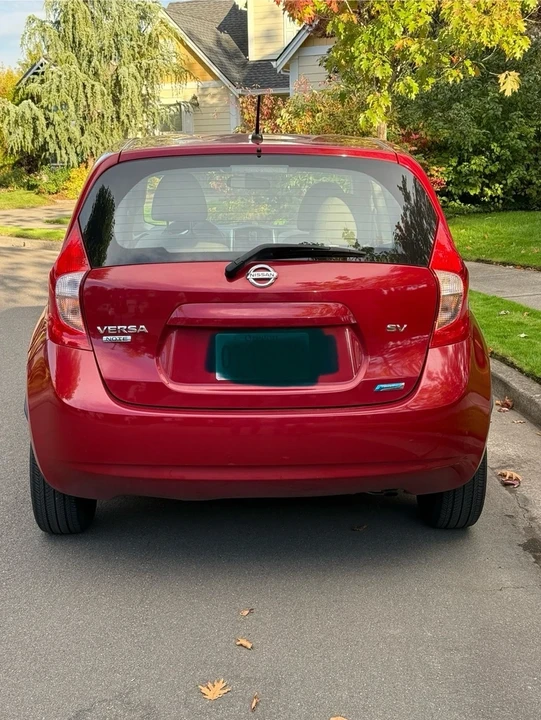 2015 Nissan Versa - Image 10 of 19