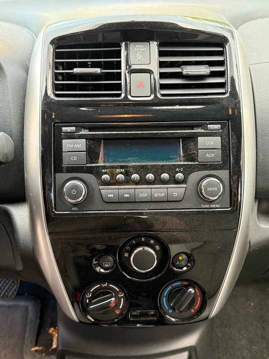 2015 Nissan Versa - Image 11 of 19