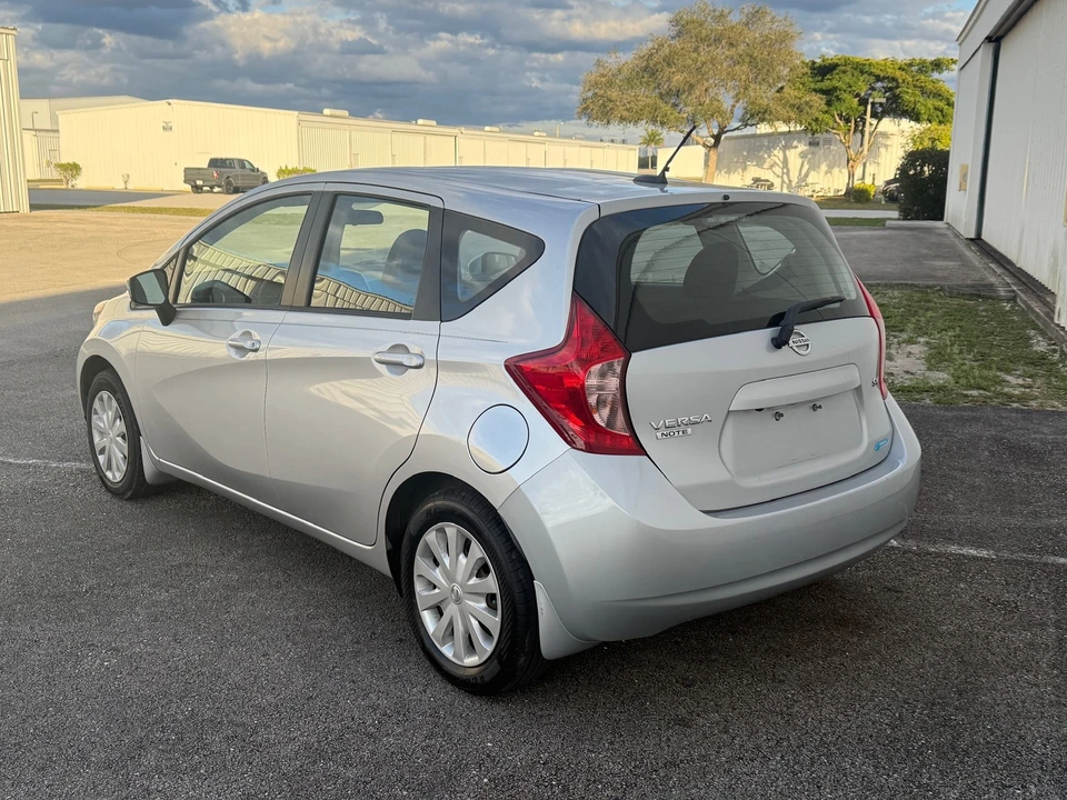 2015 Nissan Versa - Image 4 of 21