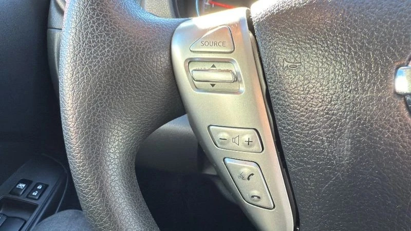 2015 Nissan Versa - Image 12 of 12
