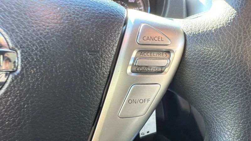 2015 Nissan Versa - Image 11 of 12