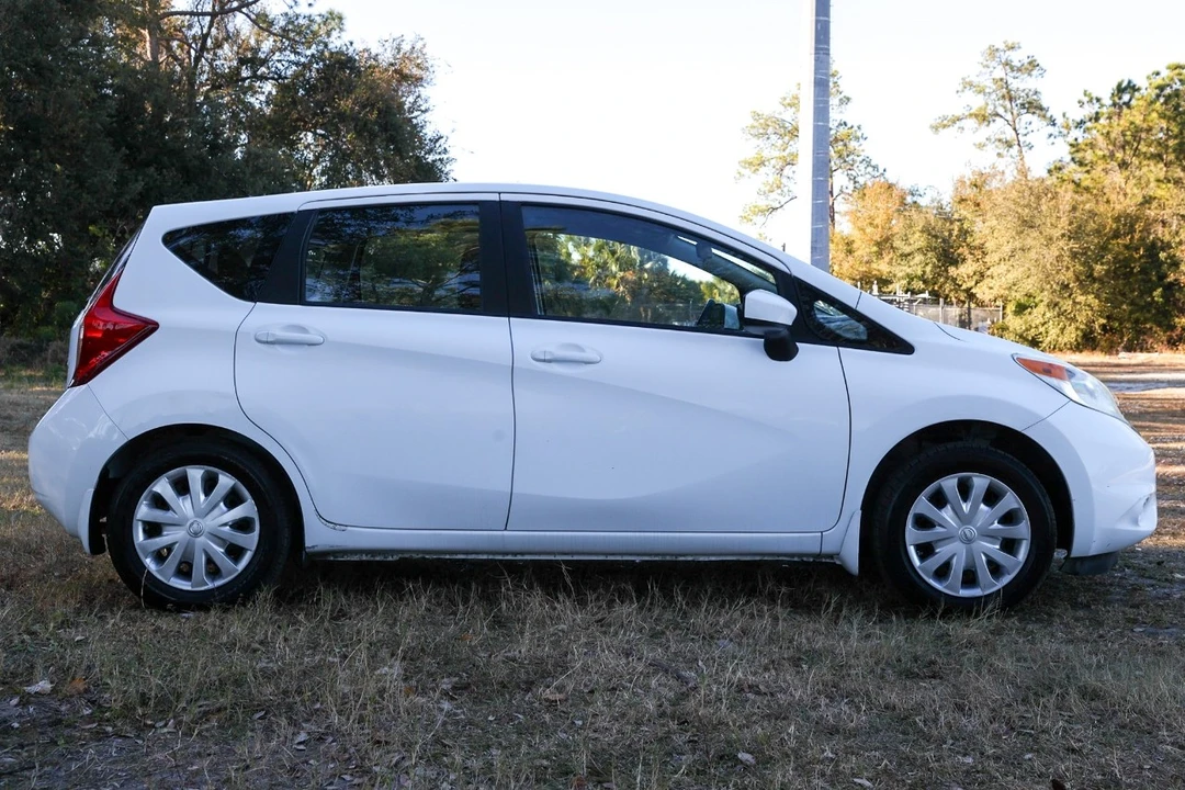 2015 Nissan Versa - Image 13 of 21