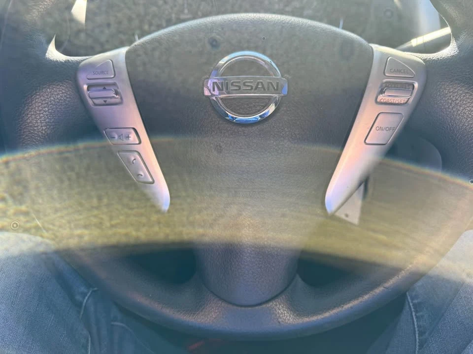 2015 Nissan Versa - Image 10 of 12