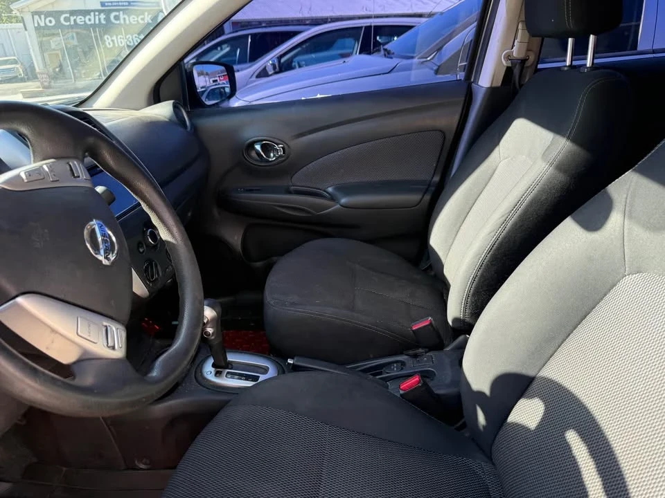 2015 Nissan Versa - Image 7 of 12