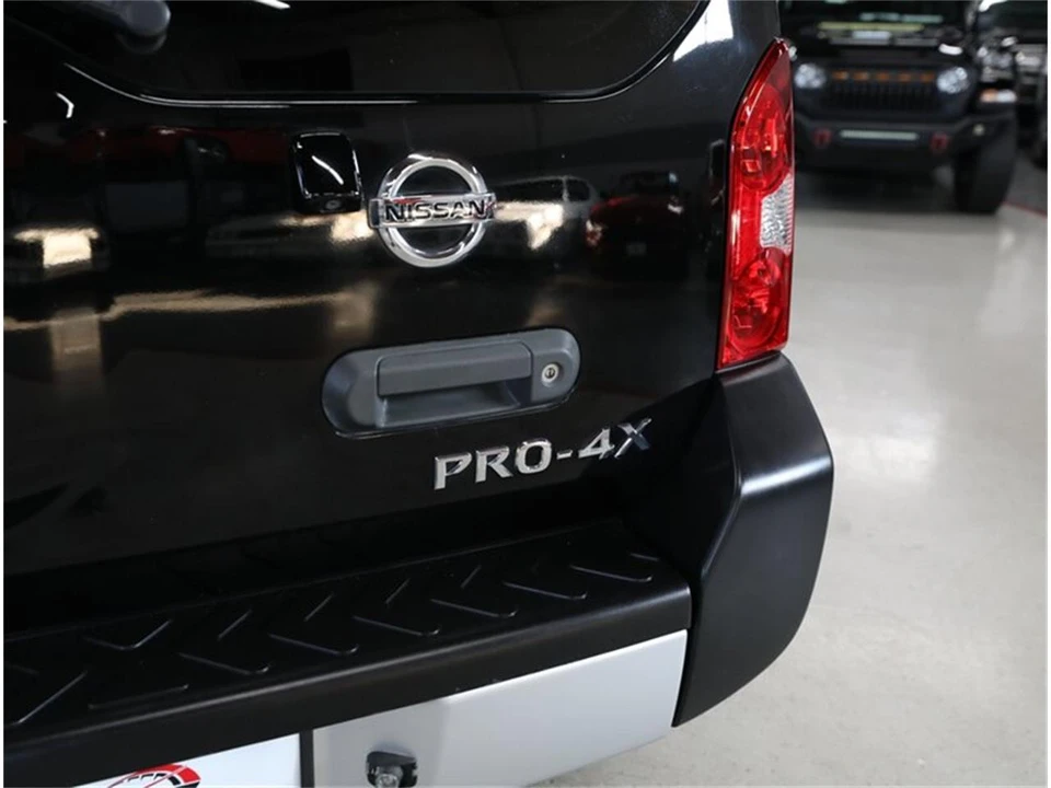 2015 Nissan Xterra 2nd Gen - Image 13 of 31