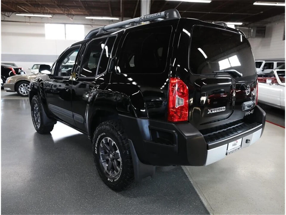 2015 Nissan Xterra 2nd Gen - Image 15 of 31