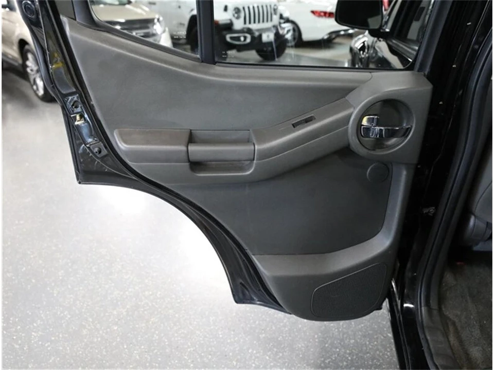 2015 Nissan Xterra 2nd Gen - Image 25 of 31
