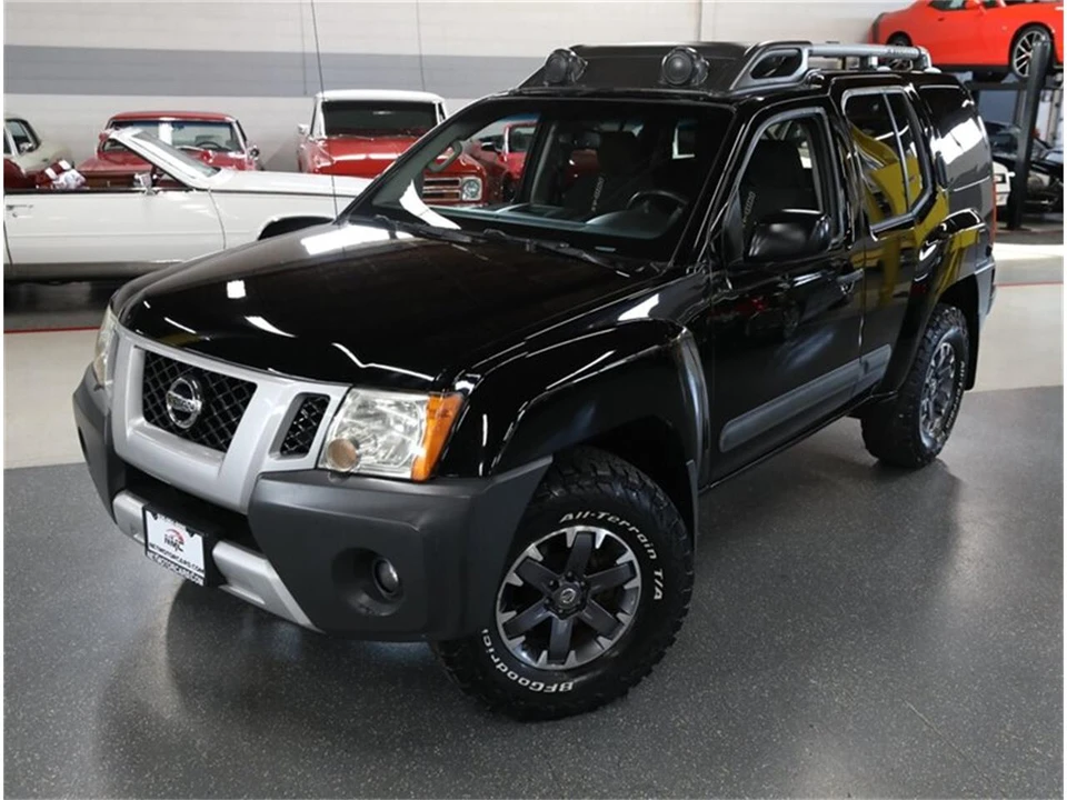 2015 Nissan Xterra 2nd Gen - Image 2 of 31