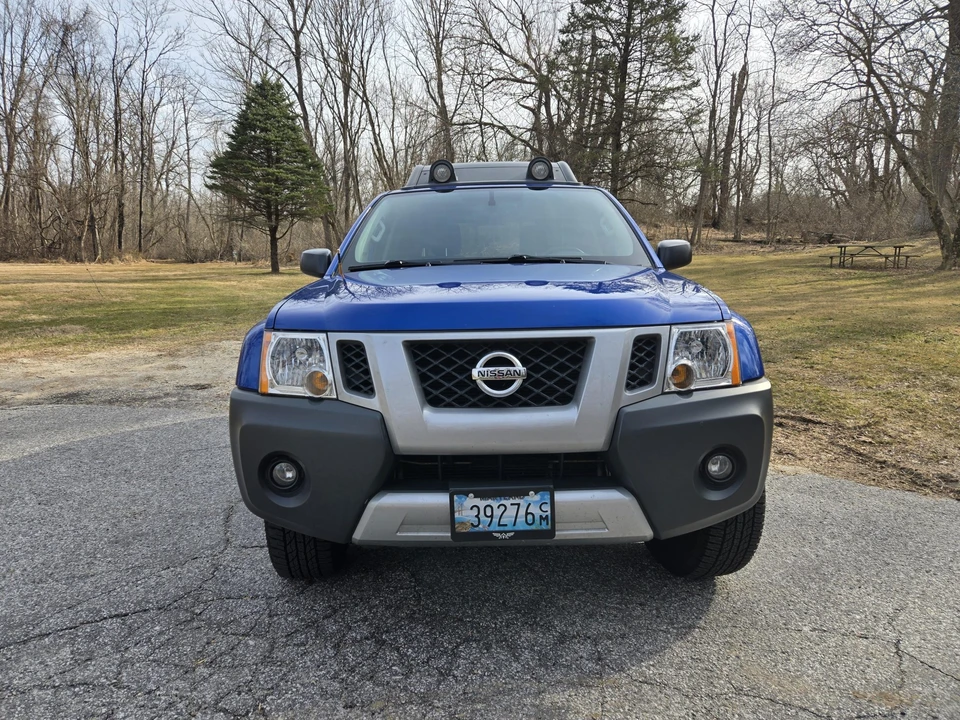 2015 Nissan Xterra 2nd Gen - Image 2 of 31