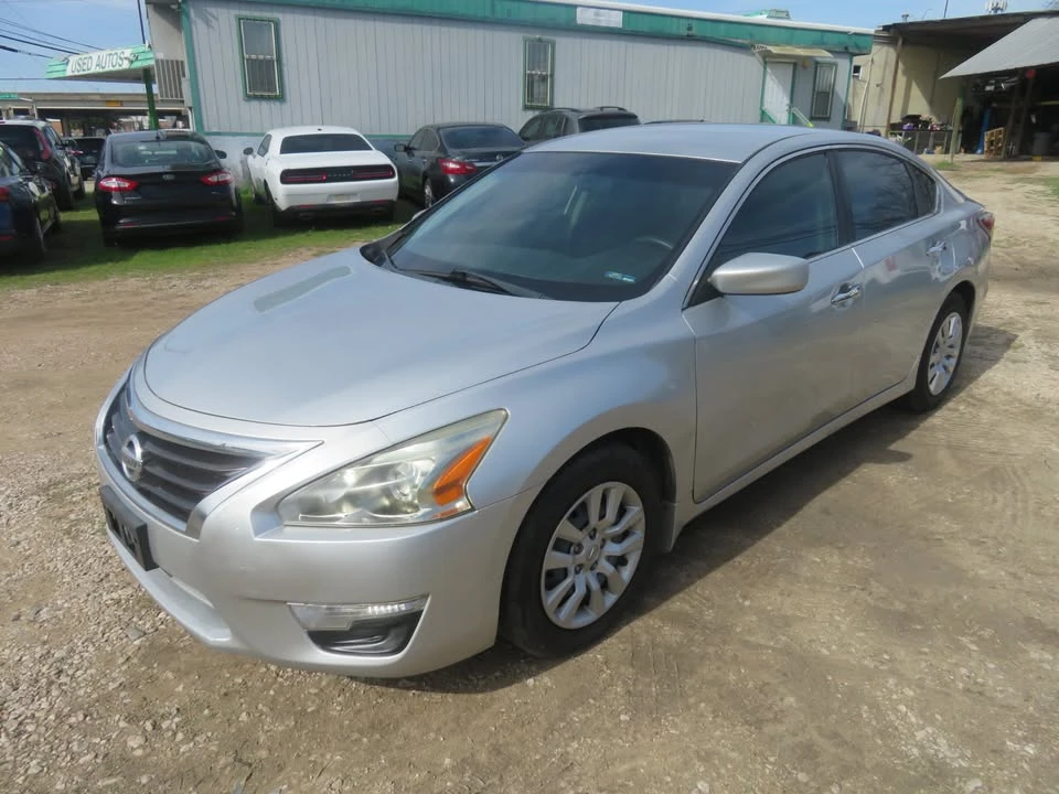 2015 Nissan Altima 5th Gen - Image 2 of 6