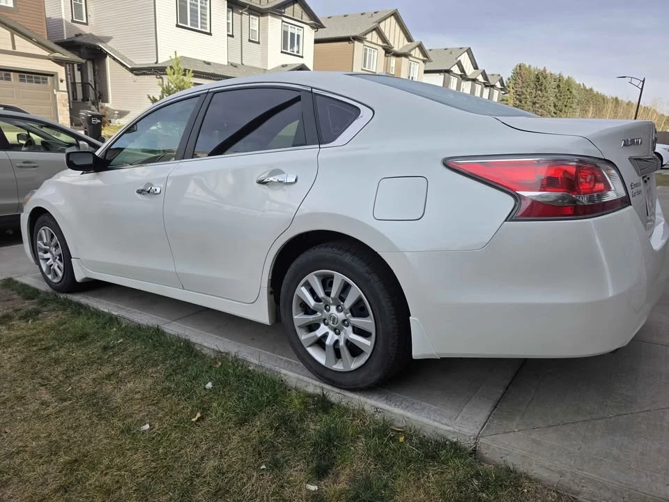 2015 Nissan Altima 5th Gen - Image 2 of 3