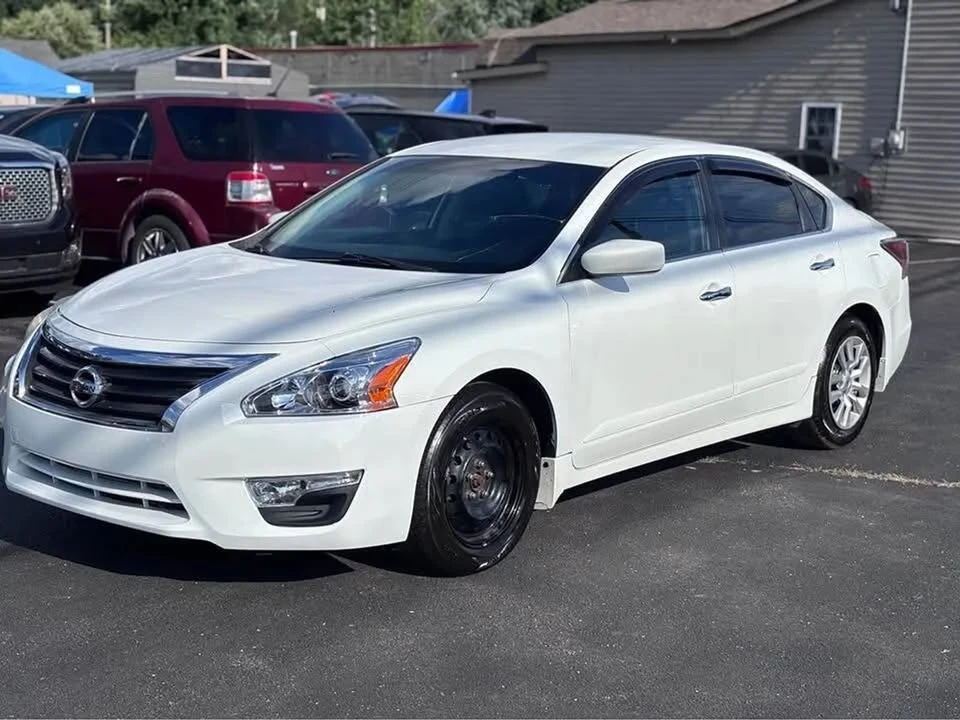 2015 Nissan Altima 5th Gen - Image 2 of 14