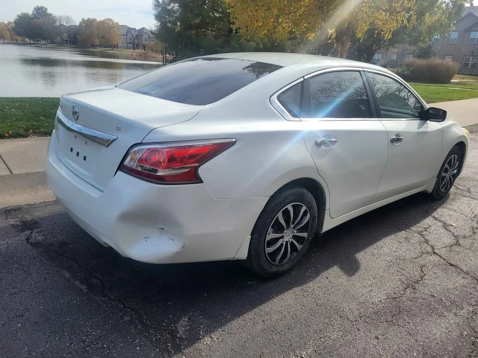 2015 Nissan Altima 5th Gen - Image 4 of 15