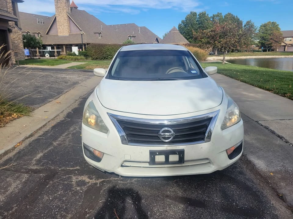 2015 Nissan Altima 5th Gen - Image 2 of 15