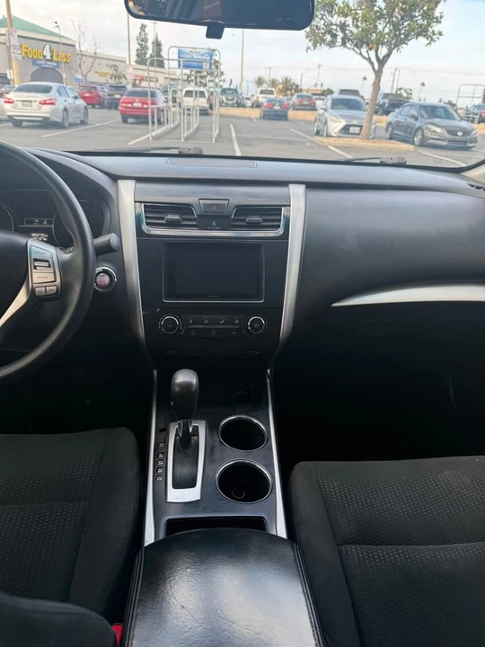 2015 Nissan Altima 5th Gen - Image 4 of 10