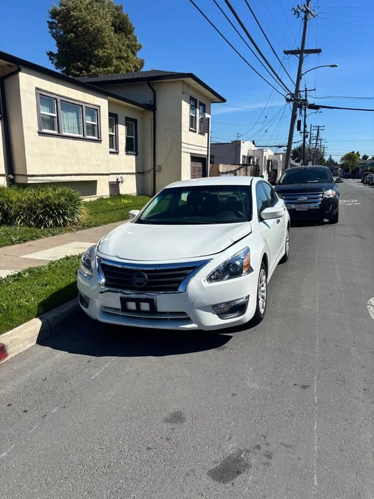 2015 Nissan Altima 5th Gen - Image 2 of 5