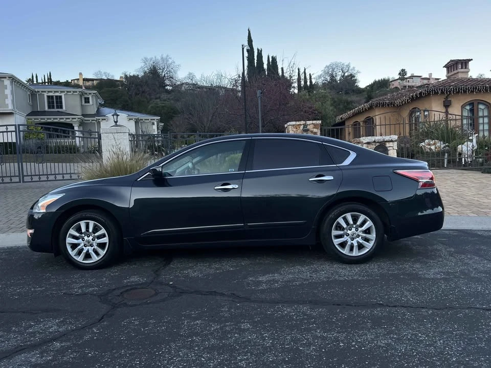 2015 Nissan Altima 5th Gen - Image 4 of 11