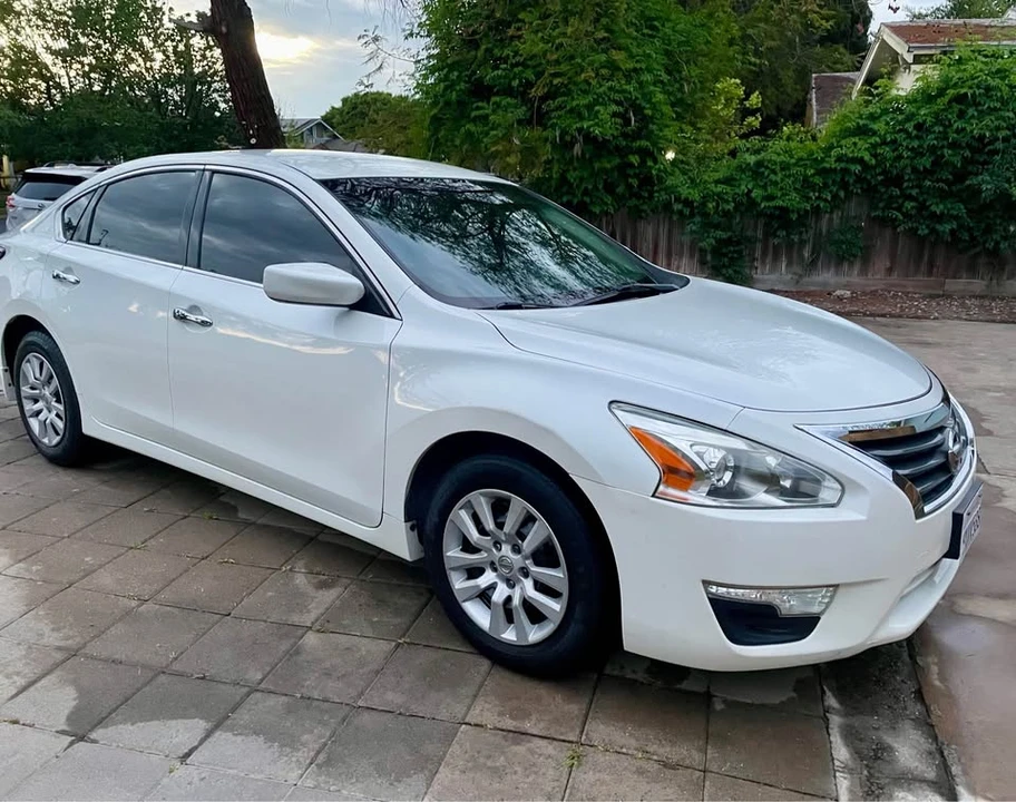 2015 Nissan Altima 5th Gen - Image 2 of 6