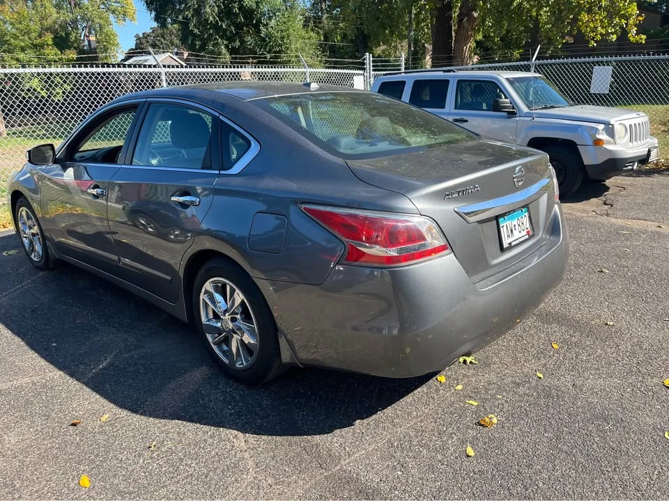 2015 Nissan Altima 5th Gen - Image 2 of 17