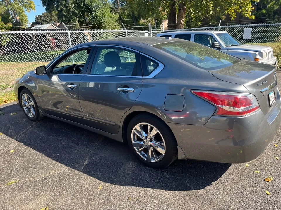 2015 Nissan Altima 5th Gen - Image 3 of 17