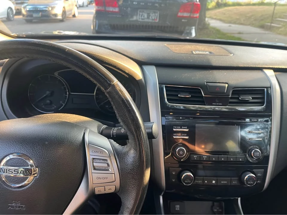 2015 Nissan Altima 5th Gen - Image 9 of 17