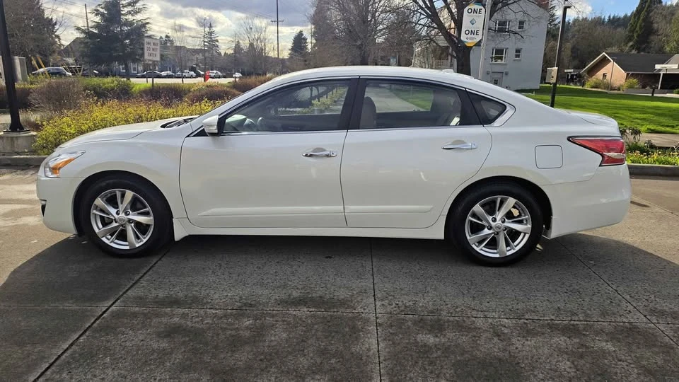 2015 Nissan Altima 5th Gen - Image 8 of 15