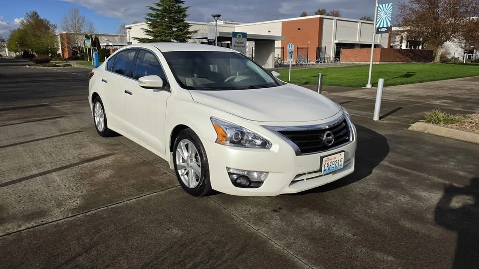 2015 Nissan Altima 5th Gen - Image 3 of 15