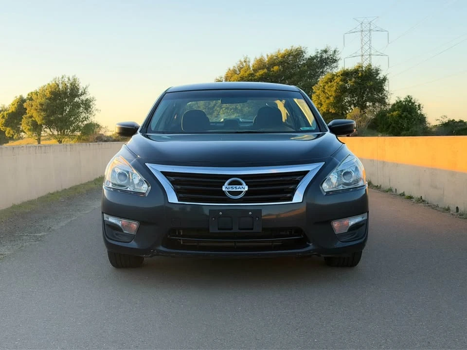 2015 Nissan Altima 5th Gen - Image 2 of 10