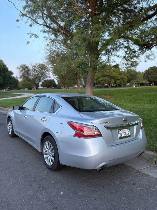 2015 Nissan Altima 5th Gen - Image 2 of 9