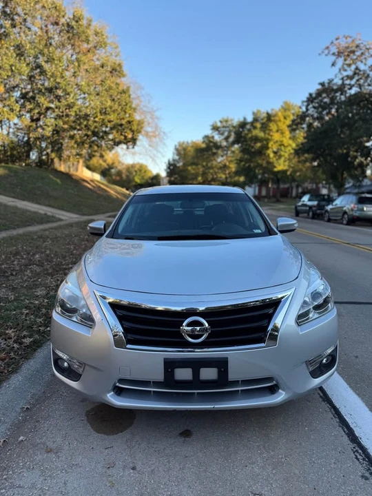 2015 Nissan Altima 5th Gen - Image 2 of 12