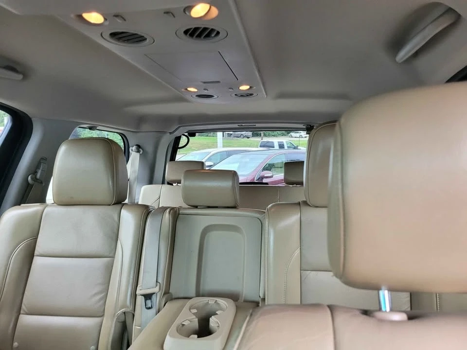 2015 Nissan Armada - Image 11 of 12