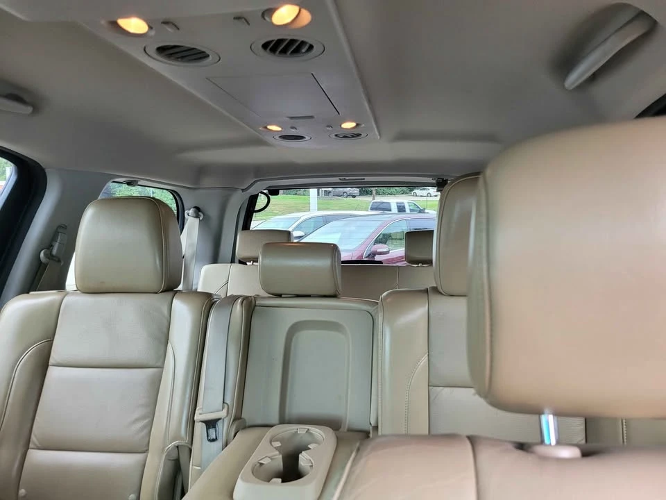 2015 Nissan Armada - Image 11 of 12