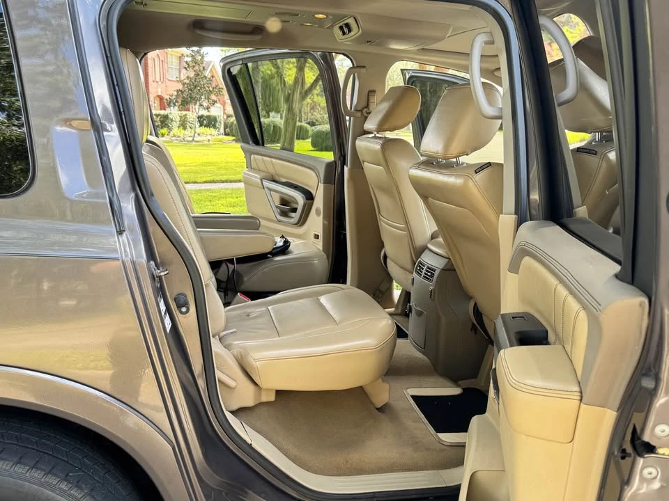2015 Nissan Armada - Image 11 of 15