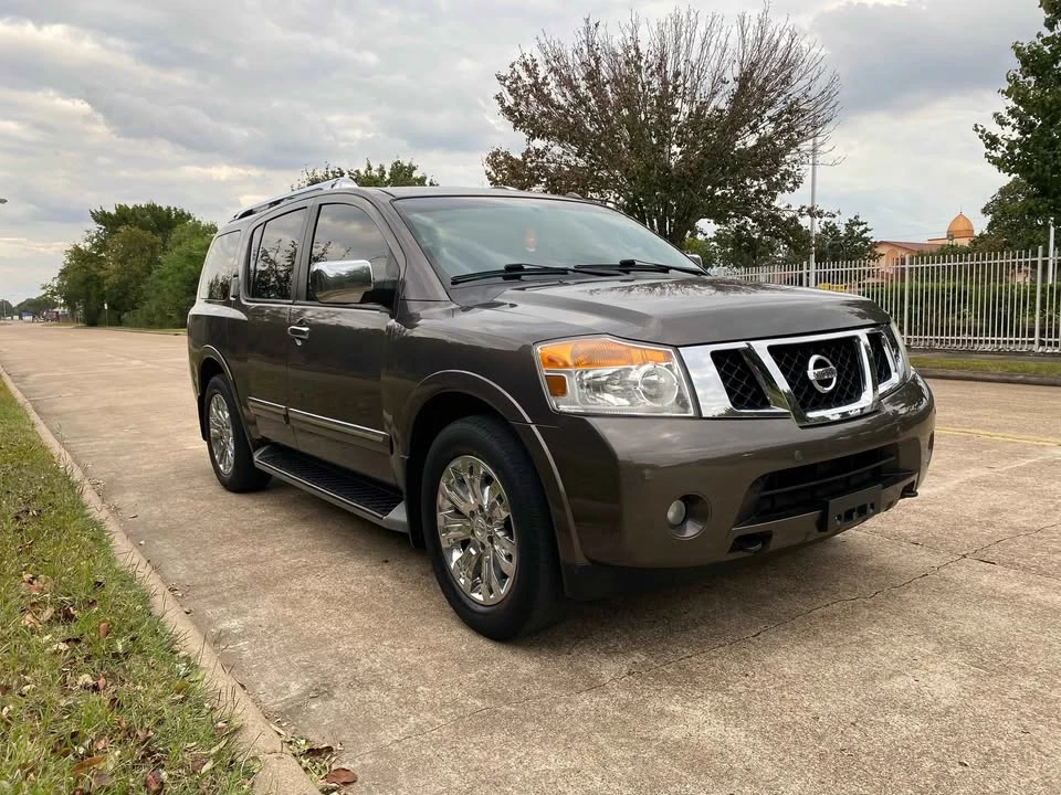 2015 Nissan Armada - Image 2 of 12