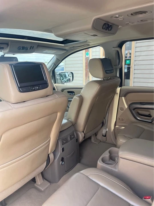 2015 Nissan Armada - Image 11 of 15