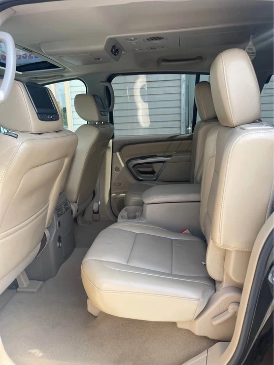 2015 Nissan Armada - Image 10 of 15