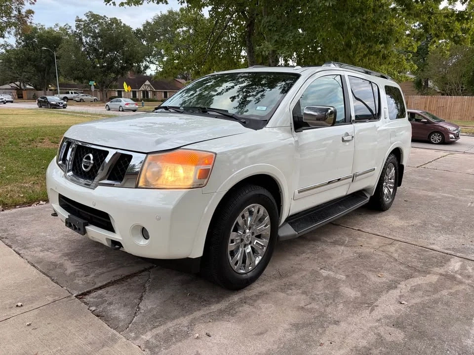 2015 Nissan Armada - Image 2 of 7