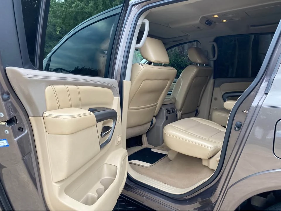2015 Nissan Armada - Image 12 of 14