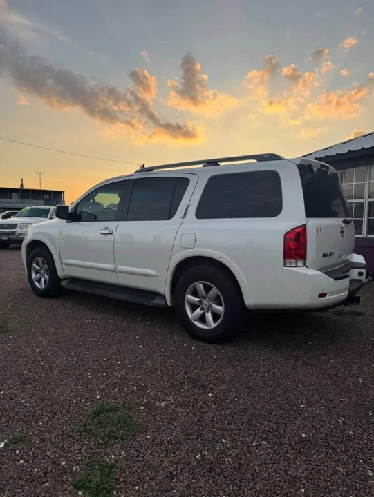 2015 Nissan Armada - Image 4 of 11